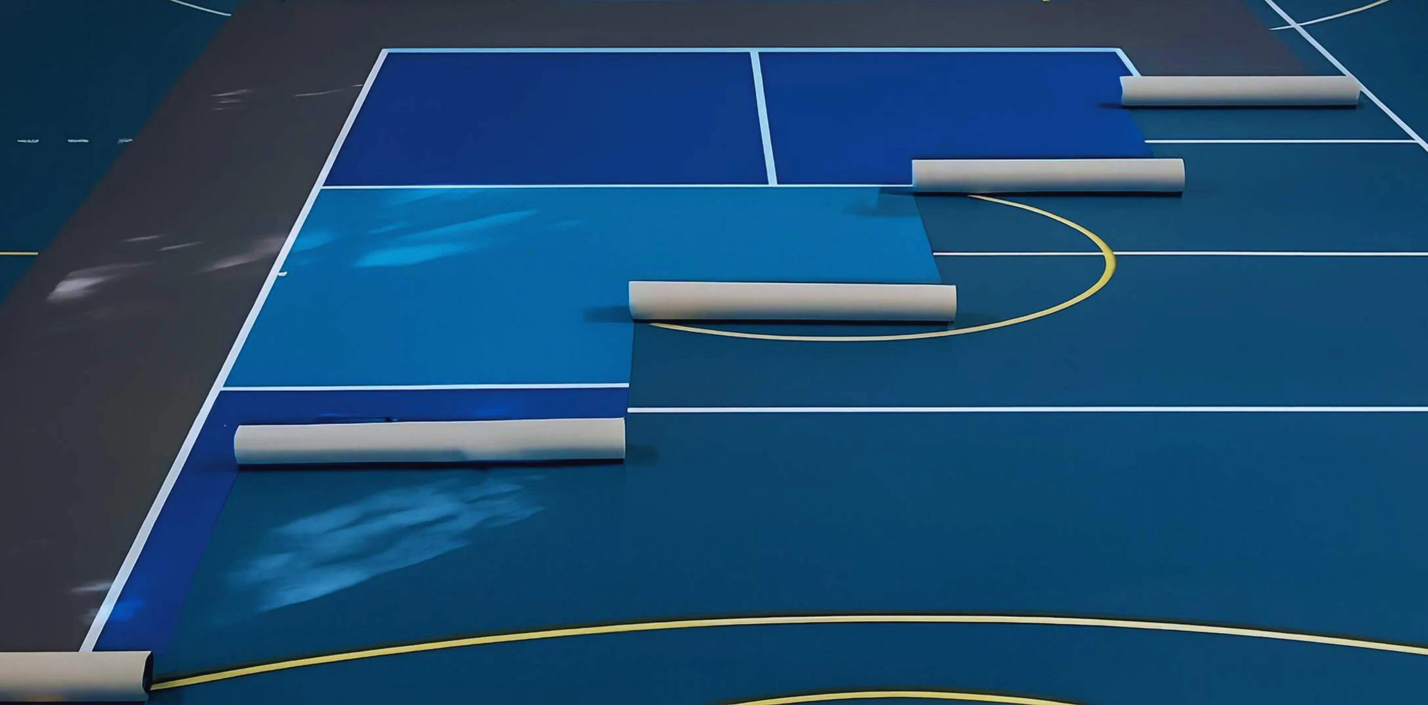 PickRoll Pro — campo da pickleball srotolabile in fase di installazione